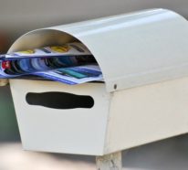 Moderner Briefkasten am Einfamilienhaus – Standort, Design und Co.