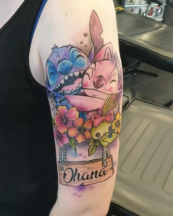 buntes Ohana Tattoo mit Lilo und Stitch in Aquarell
