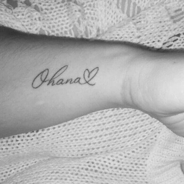 Mini Tattoo Ohana mit Herzen 