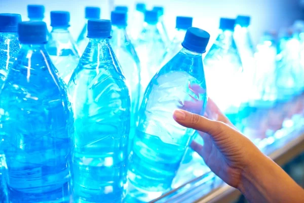 Alkalisches Wasser hoher pH Wert Flaschenwasser