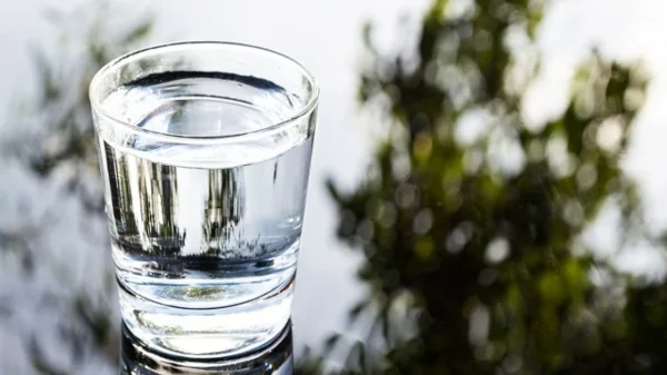Alkalisches Wasser hoher pH Wert gesunde Lebensweise Leitungswasser