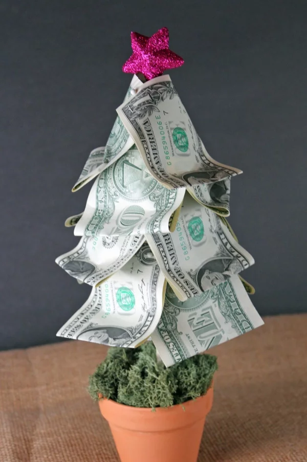 Geldbaum basteln – Kreative Geschenkideen für jeden Anlass weihnachten tannenbaum geldscheine realistisch