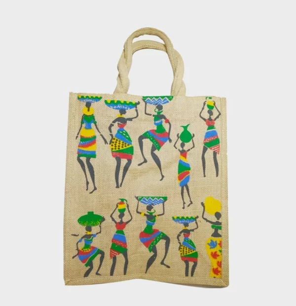 Figuren von tanzenden afrikanischen Farben in fröhliche Farben auf Jutebeuten malen 