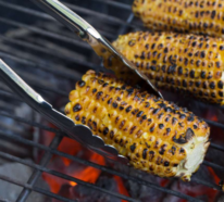 Maiskolben grillen und den Geschmack des Sommers genießen!