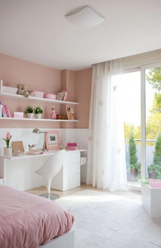 Mädchenzimmer modern und praktisch gestaltet Weiß Altrosa umwerfendes Farbduo Schreibtisch