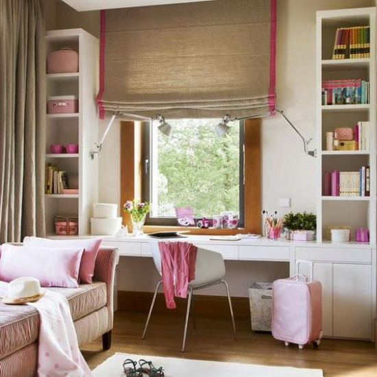 Mädchenzimmer modern und praktisch gestaltet Weiß Beige dominieren kleine rosa Akzente
