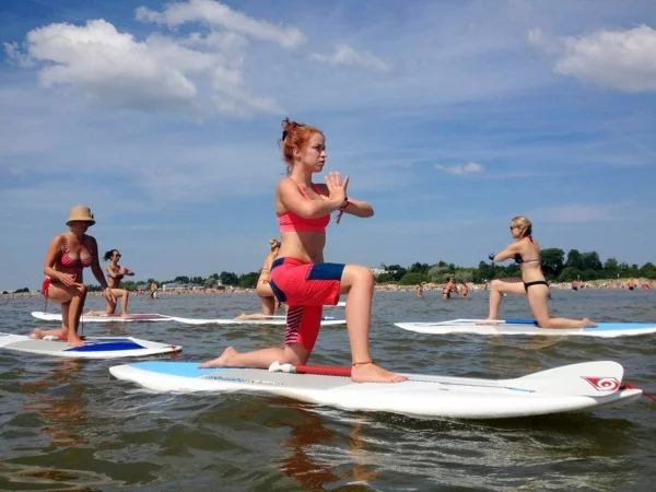 SUP Yoga Tipps Paddleboard Yoga treiben