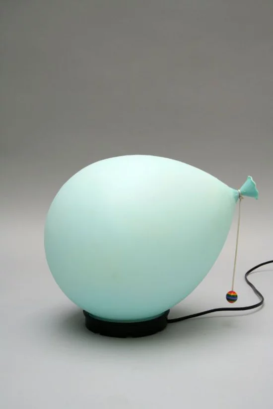 moderne ausgefallene Tischlampen - Lampe in Ballonform in Hellblau