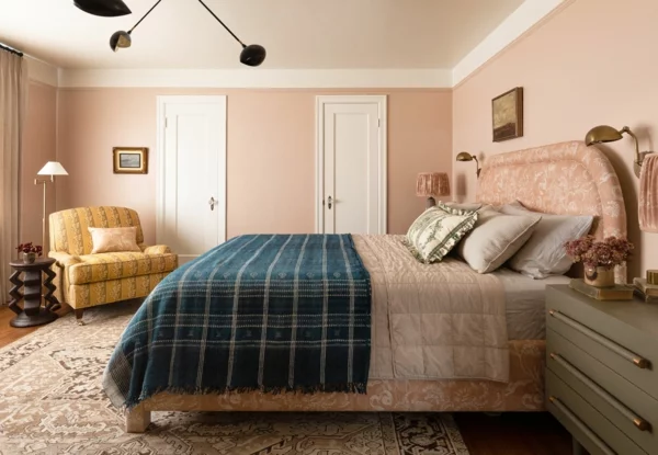 Wandgestaltung Schlafzimmer Wandfarbe hellrosa