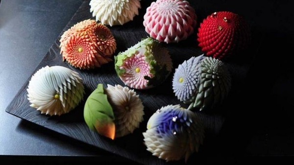 kunstvolle japansiche süßigkeiten namagashi