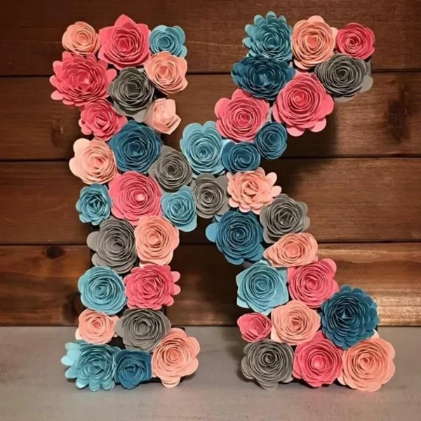 Buchstaben mit Blumen K Kunstblumen Blumen Buchstaben selber machen