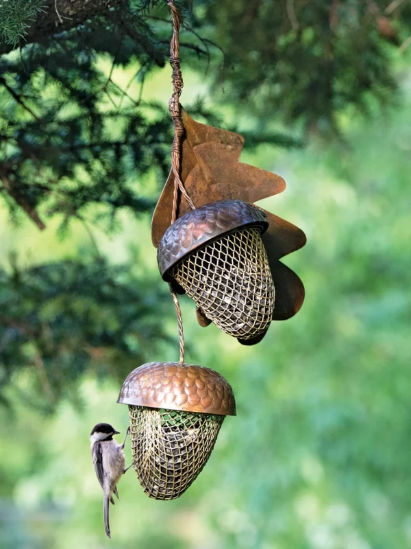 Vogelfutterspender in Eichelform selber bauen im Einklang mit der Natur Tipps und Anleitung