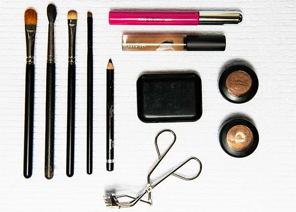 Make-up produkte für Augen größer schminken Bürsten mascara Stifte Schminktipps