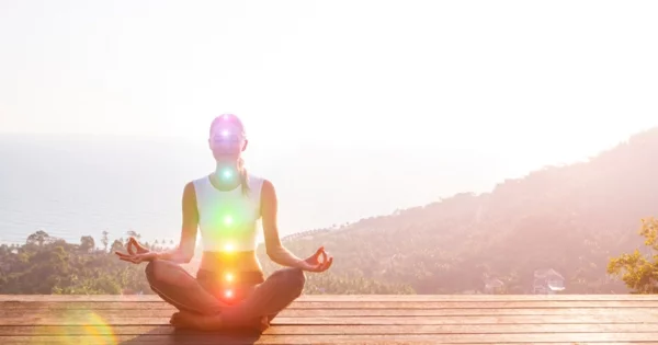 Chakra Meditation praktizieren Tipps Meditationstechniken