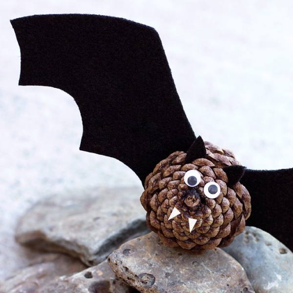 Fledermaus basteln mit Kindern zu Halloween – 50 bezaubernde Ideen und Anleitungen zapfen vampir fledermaus diy