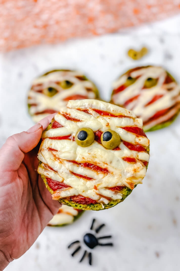 Köstliche und schnelle Halloween Rezepte, die verzaubern mumien pizza keto diät