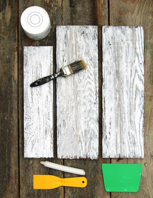 Mit Kalkfarbe streichen Holz tünchen 4 verschiedene Techniken