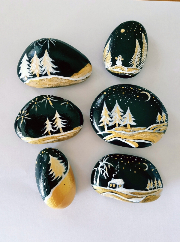 Steine bemalen zu Weihnachten – künstlerische Ideen und Tipps für eine festliche Winterdeko stilvolle deko schwarz weiß gold