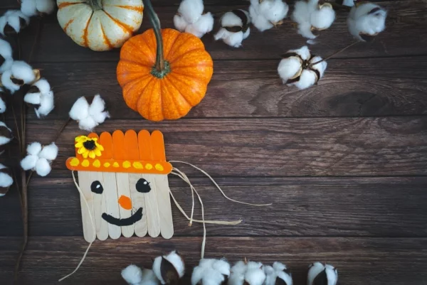 Vogelscheuche basteln – Halloween und Herbst Deko zum Selbermachen halloween deko eisstiele einfach süß