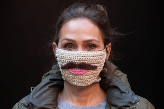 gehäkelte mundschutzmasken halloween designer Mansha Friedrich