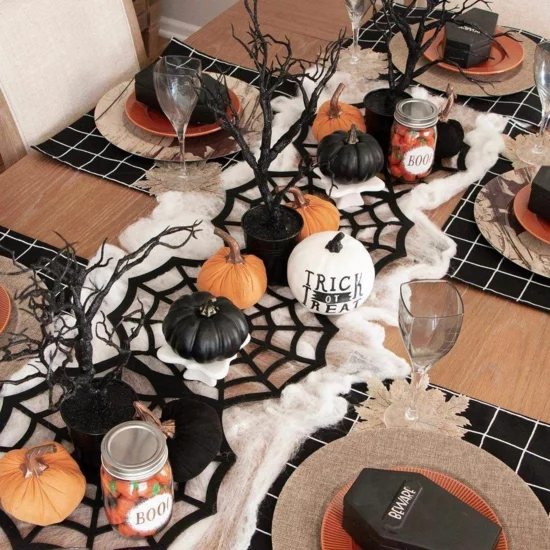 originelle halloween tischdeko mit kürbsissen schwarz orange