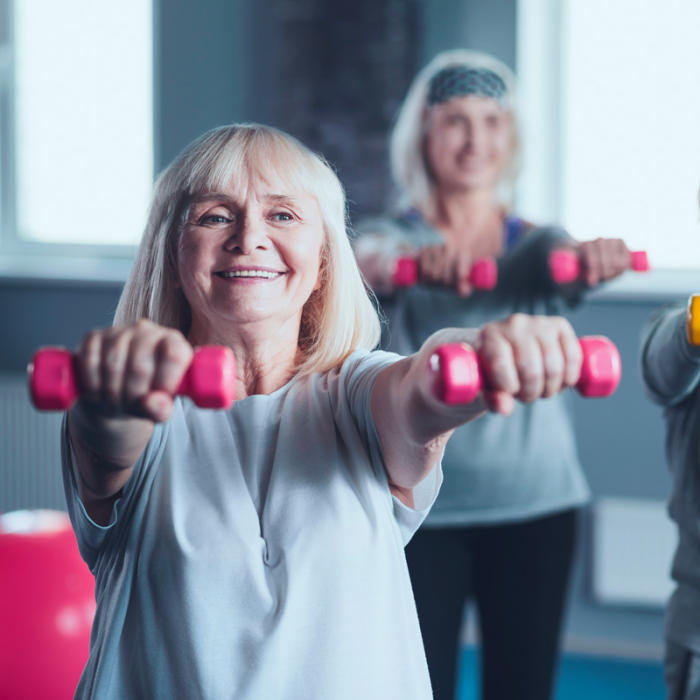 Abnehmen im Alter leichte Übungen in der Seniorengruppe bessere Idee für Krafttraining