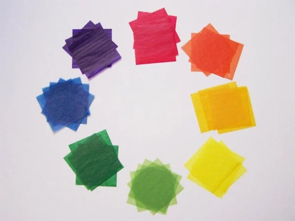  Papiersterne selber machen kreatives DIY Projekt Faltsterne aus farbigem Drachenpapier