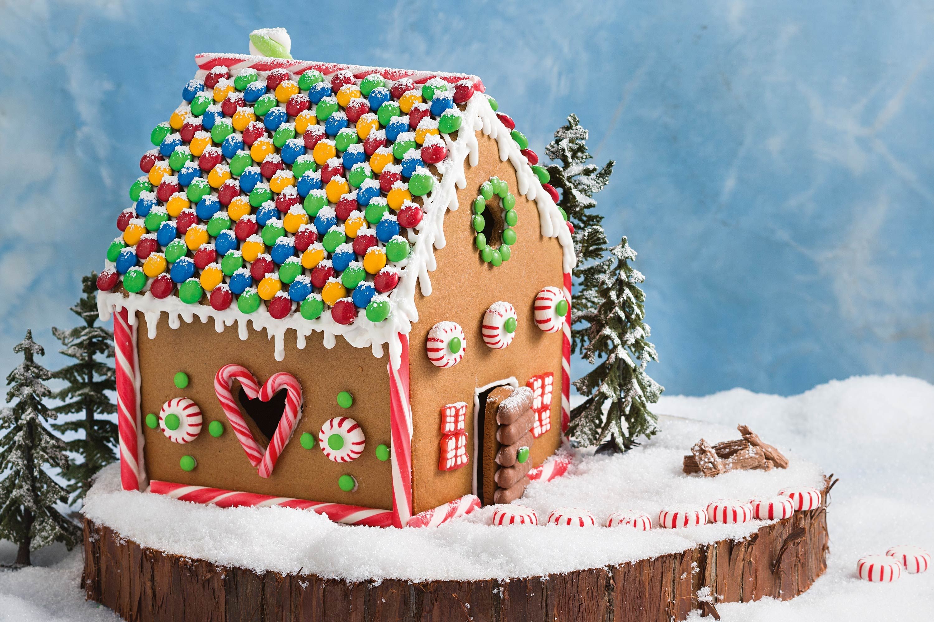 Lebkuchenhaus basteln zu Weihnachten – festliche Ideen, Rezept und ...
