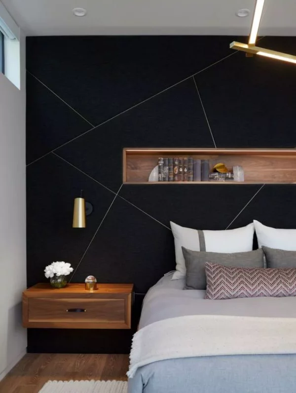 Schwarze Wand im Schlafzimmer mit Holz kombiniert schickes Design