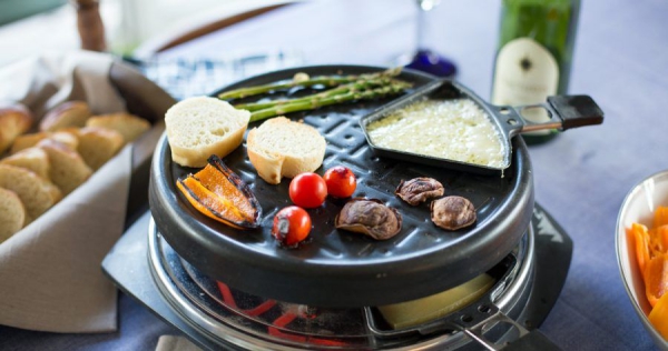 Traditionelle und köstliche Raclette Ideen fürs Pfännchen mit Tipps grillabend freunde verwandte