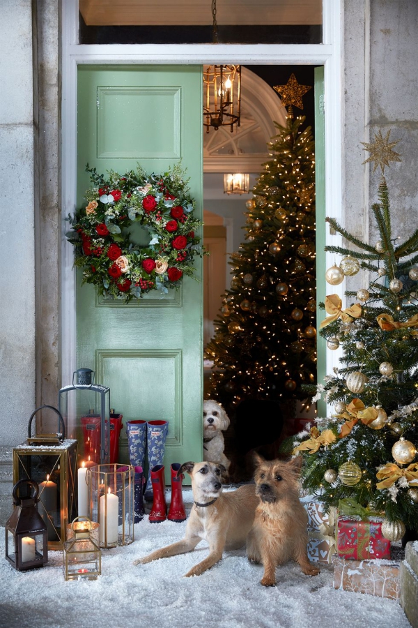 Weihnachtsdeko vor der Haustür – Ideen und Tipps für mehr festliche Stimmung coole deko weihnachtsbaum tannenbaum
