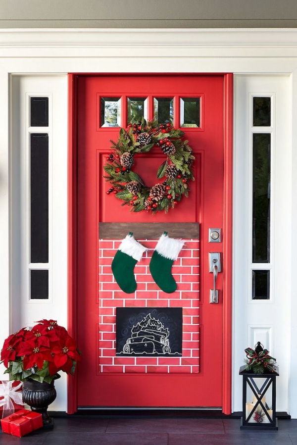 Weihnachtsdeko vor der Haustür – Ideen und Tipps für mehr festliche Stimmung feuerstelle deko weihnachtsmann stiefel