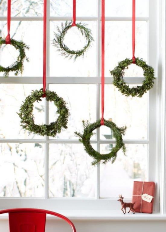 Weihnachtskranz schöner Schmuck für Fenster Tür Wand deko ideen