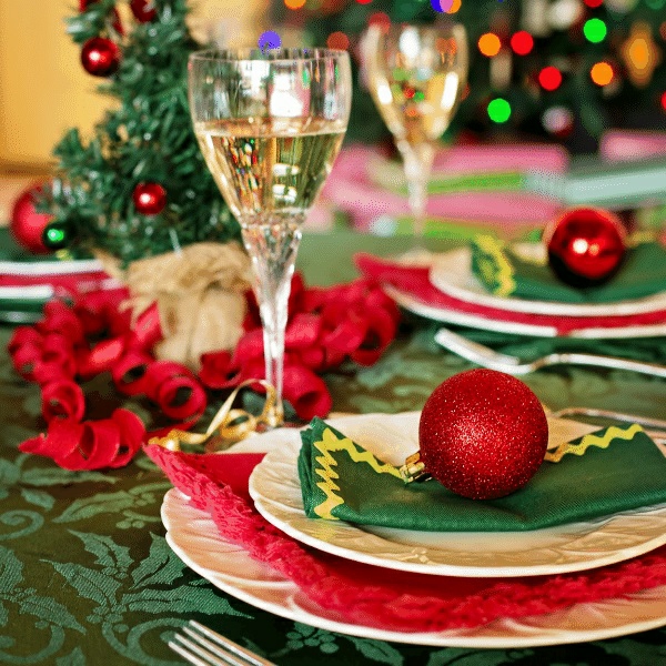 Weihnachtsmenü Ideen und Tipps Weihnachtsfeier Menü Tisch decken