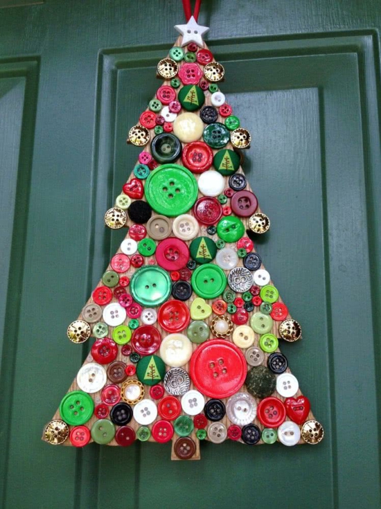 günstige weihnachtsdeko türdeko tannenbaum aus knöpfen