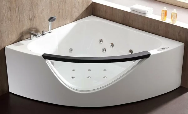 Eckbadewanne - die clevere Lösung fürs kleine Badezimmer moderne Eckwanne