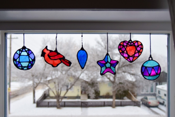 Fensterbilder basteln zu Weihnachten – zauberhafte Ideen und Anleitungen sonnenfänger kinderzimmer schön einfach