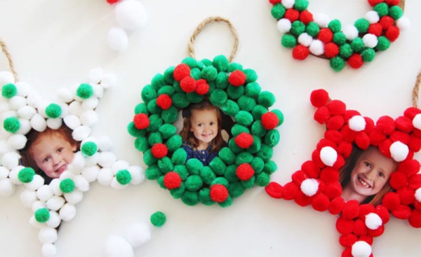 Fotogeschenke basteln zu Weihnachten – kreative Ideen und Anleitung kränze kinder fotos