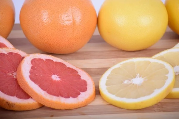 Gesündestes Obst Top 5 der nahrhaftesten Sorten rote weiße grapefruit