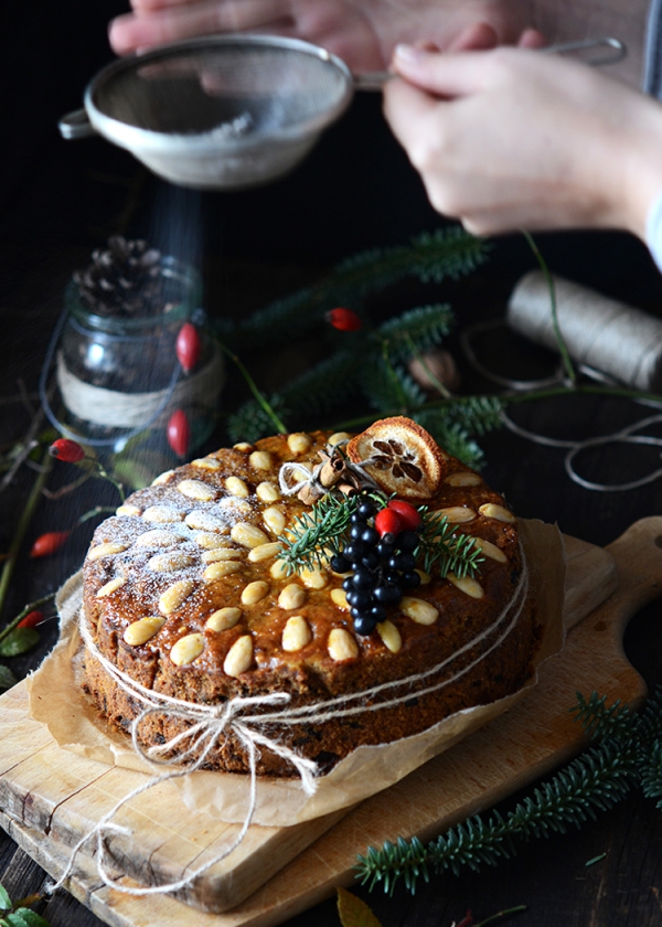 Weihnachtlicher Kuchen aus Schottland – Dundee Kuchen traditionell zubereiten dundee kuchen puderzucker lecker