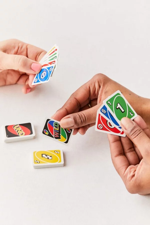 Witzige und praktische Online Schrottwichteln Ideen und Tipps uno spiel mini karten spielen