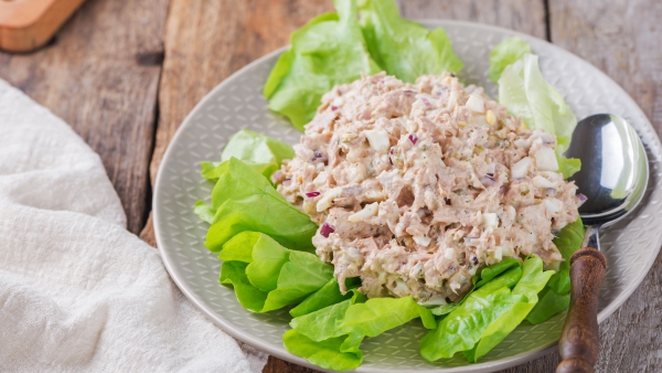 Crash Diät – Hier ist alles, was Sie darüber wissen sollten thunfisch salat mit gemüse protein