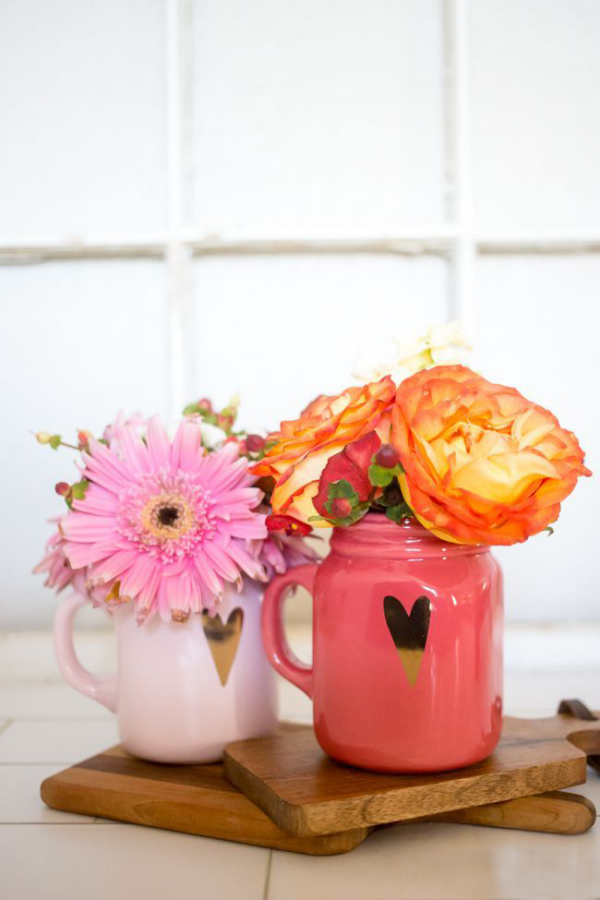 DIY Geschenke zum Valentinstag last Minute Präsente Kaffeebecher mit bunten Blumen