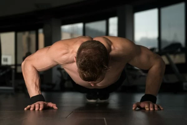 Fitnessübungen für Zuhause 10 besten Übungen für Männer Liegestütze
