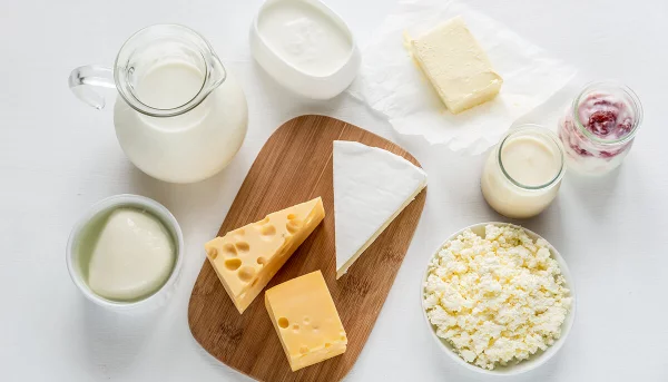 Getränke gegen Corona Milch Joghurt verschiedene Milchprodukte Wundermittel in Corona Zeiten