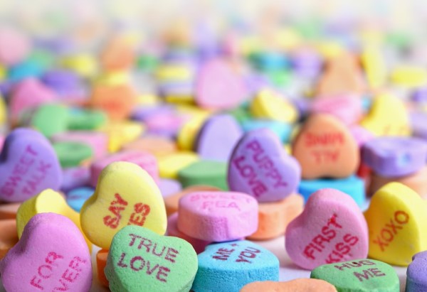 Valentinstag Ursprung und Bräuche - das Fest der Liebenden traditionell feiern liebe herzen süß