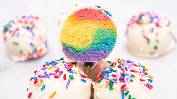 regenbogen cake pops