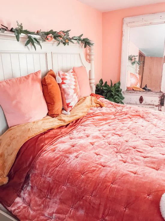 Frühlingsdeko Ideen fürs Schlafzimmer Retro Raum Bettwäsche in grellen Farben visuelle Erfrischung erreichen