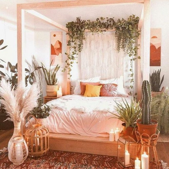Frühlingsdeko Ideen fürs Schlafzimmer üppiger Raumschmuck Grünpflanzen gesättigte Farben
