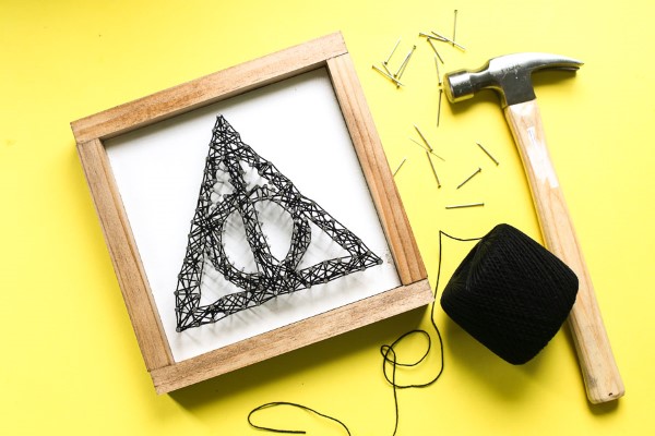 Harry Potter Bastelideen zum 20. Jubiläum – zauberhafte Anleitung für Hexen und Zauberer heiligtümer string art